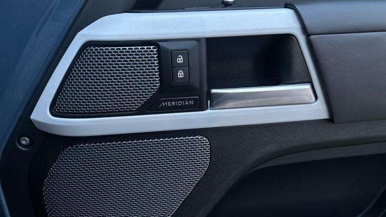 Land Rover Defender 3.0 D250 X-Dynamic SE 90 3dr Auto Diesel Estate